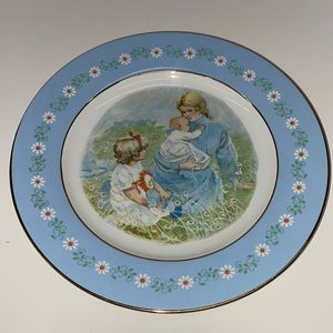 Avon Decorative Plate 1974 “Tenderness”